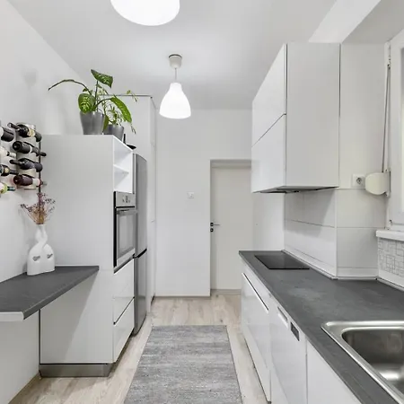 Quiet 1bed Flat With Free Parking Szkopje