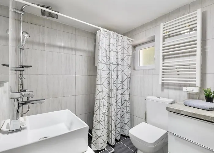 Quiet 1bed Flat With Free Parking *